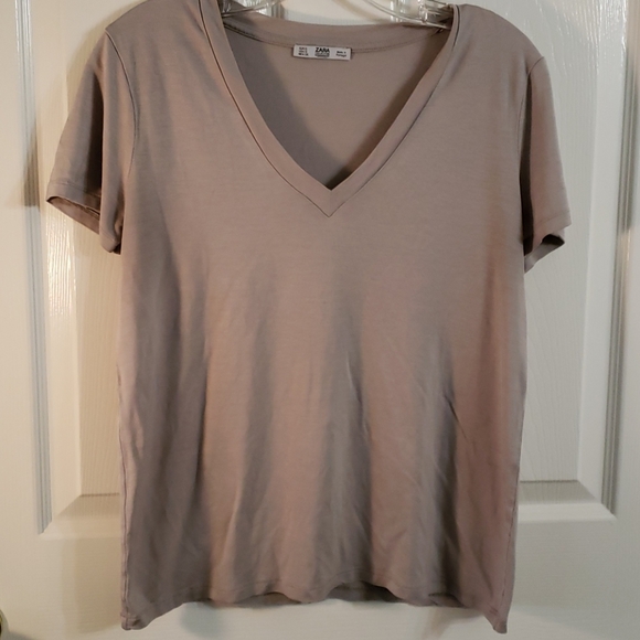 ZARA SHORT SLEEVE V-NECK T-SHIRT - Picture 1 of 3
